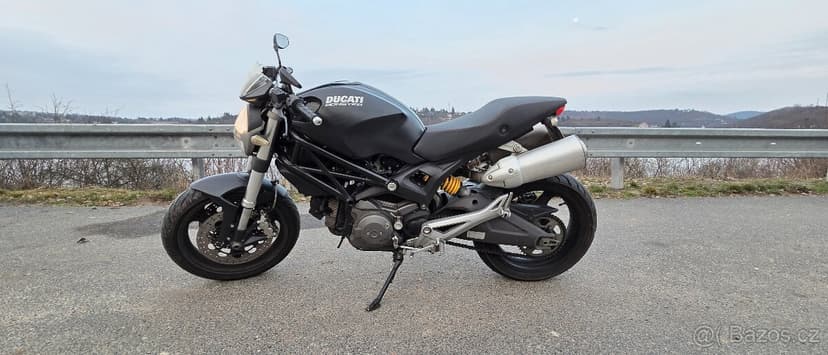 Ducati Monster 696