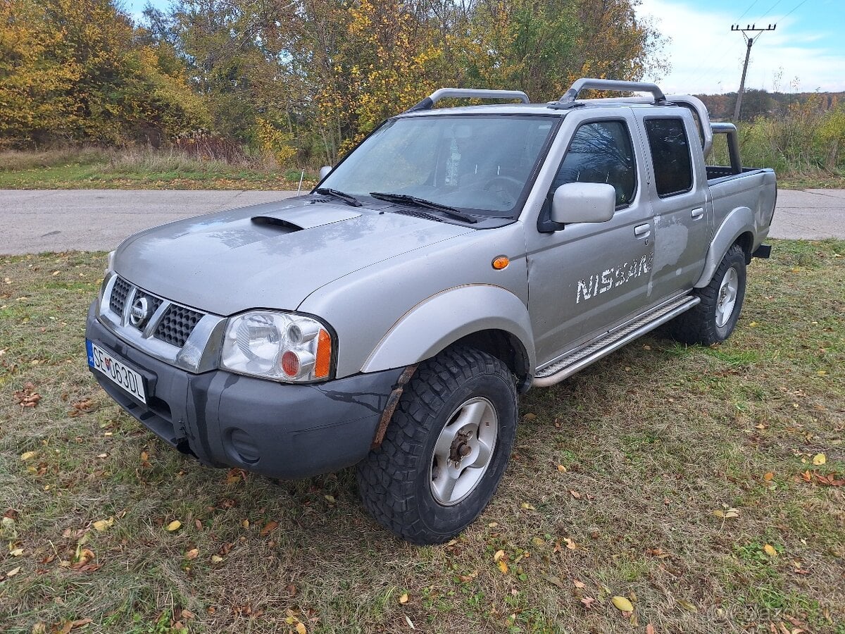 Navara D 22