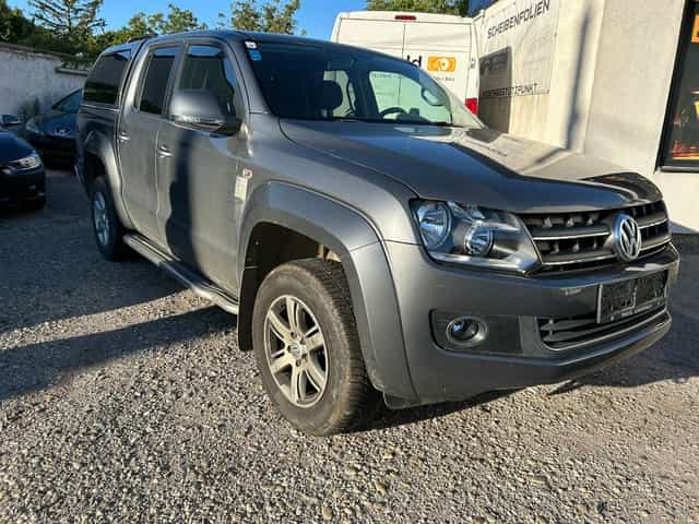 VW AMAROK 2,0 DIESEL 4X4 ŤAŽNÉ KLÍMA 120KW