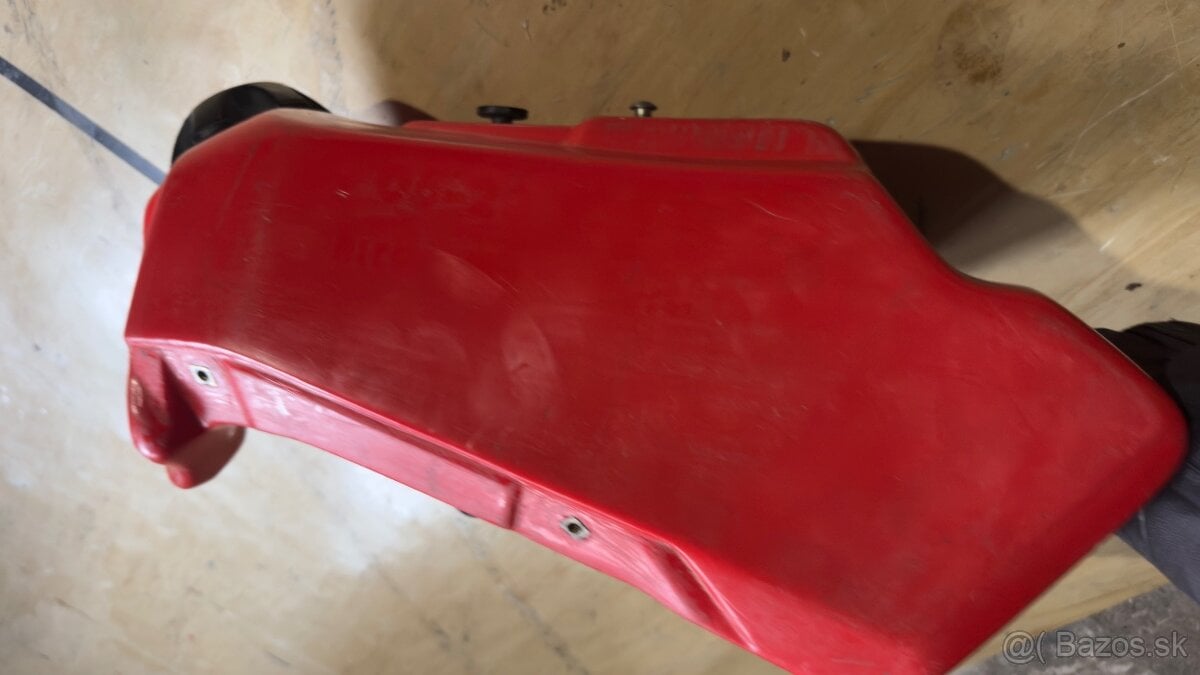 Predam nadrz na honda cr 250 1985-87