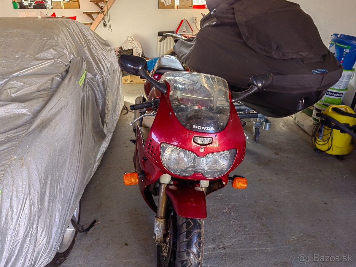 Honda CBR 900RR Fireblade SC 28