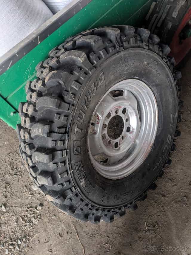 Predám pneu t3 265/75 r15