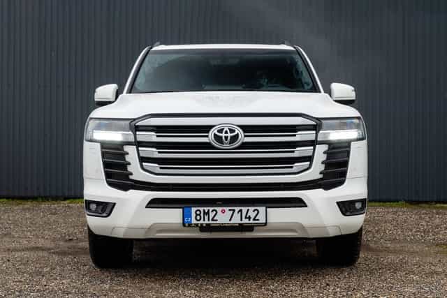 Toyota Land Cruiser LC300 2024 / 3,5 V6 Benzín | Automat