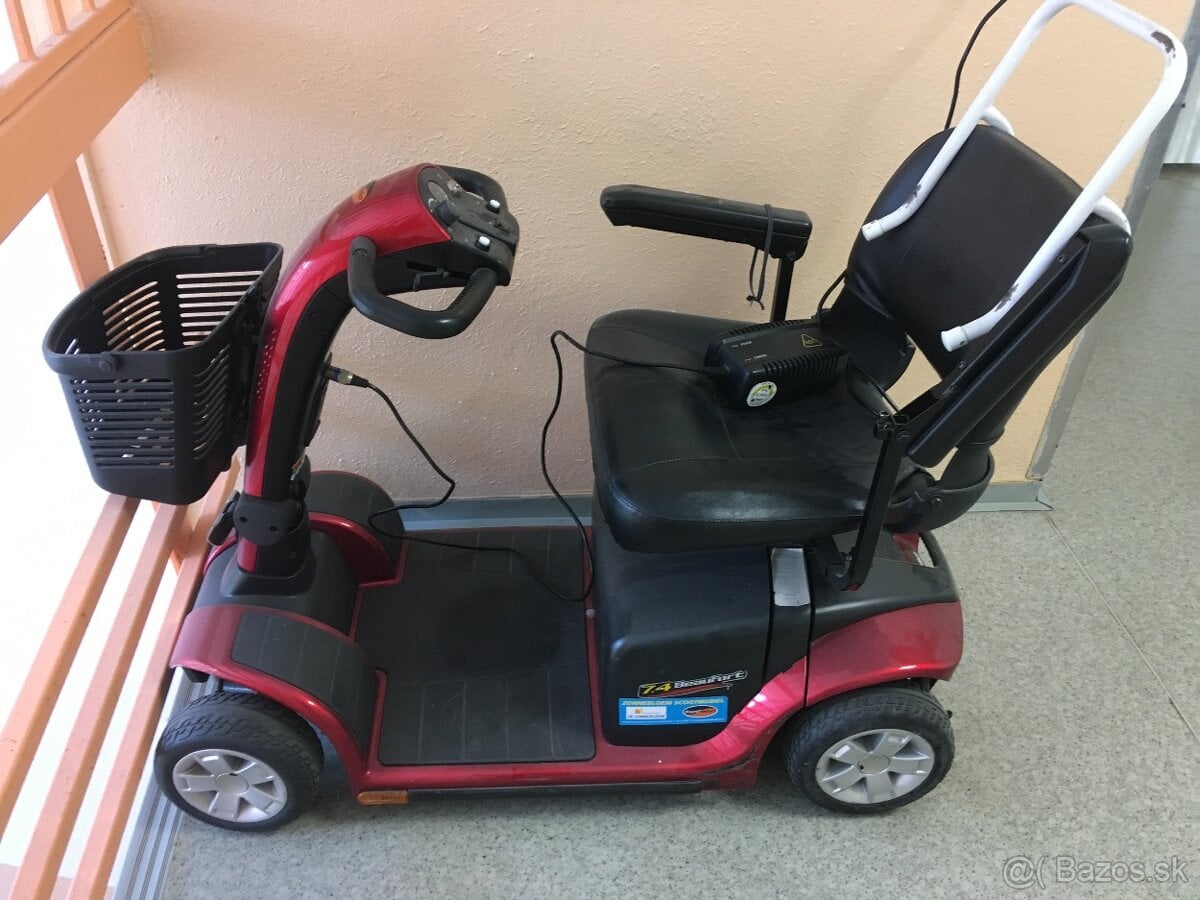 Elektricky skúter Practi Comfort – štvorkolesový s košom