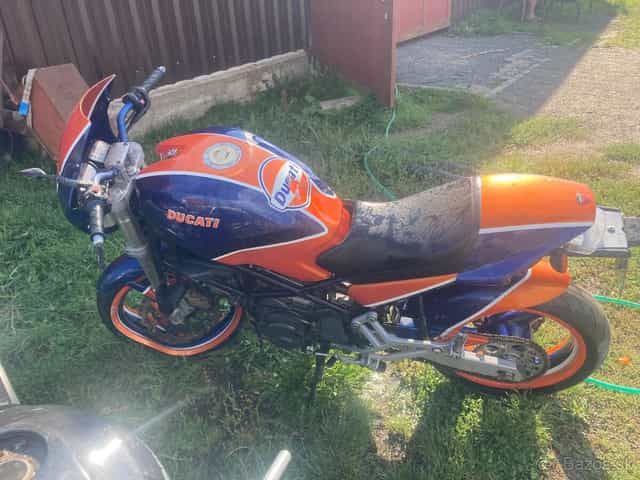 Ducati Monster 600 dily