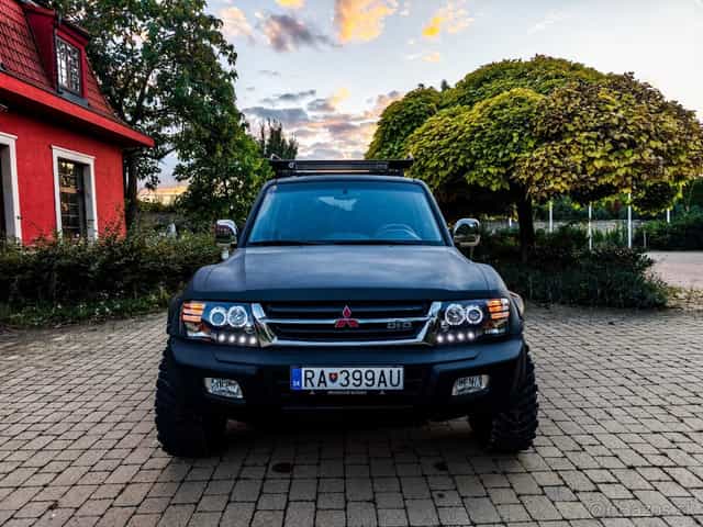 Mitsubishi Pajero 3,2 DI-D MANUÁL 4X4 OFFROAD RAPTOR