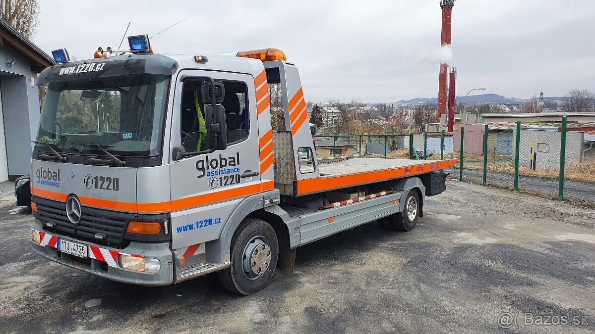 Odtahový speciál Mercedes-Benz Atego 815