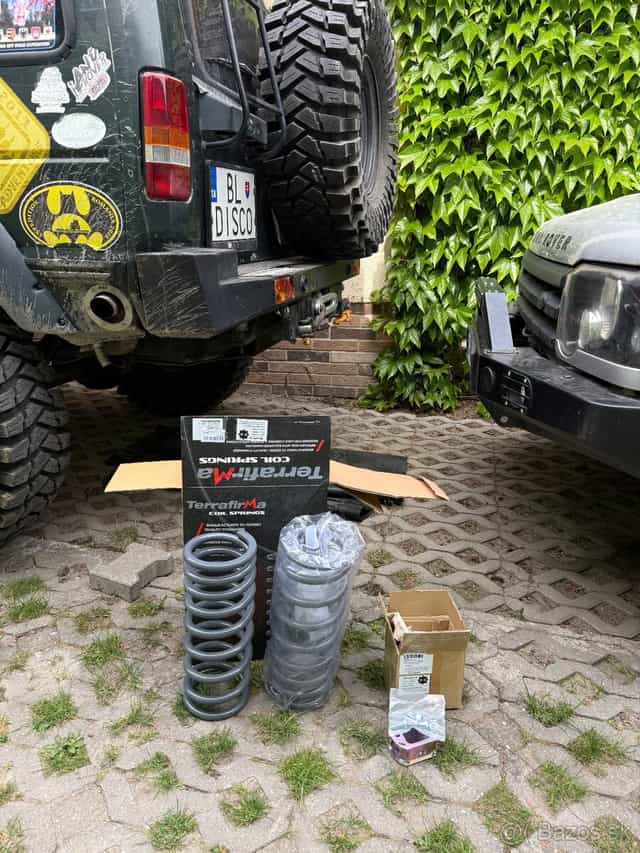 Pružiny a podložky Land Rover