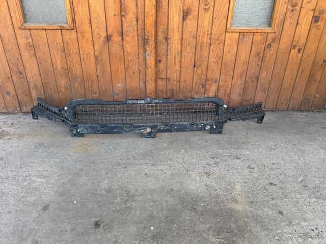 Land Rover Defender 2020- stredová krytka nárazníka