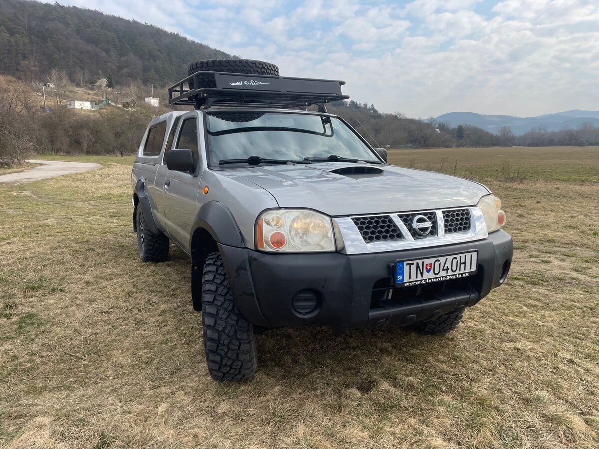 Predám Nissan Navara D22 2.5 98kw rv 2004