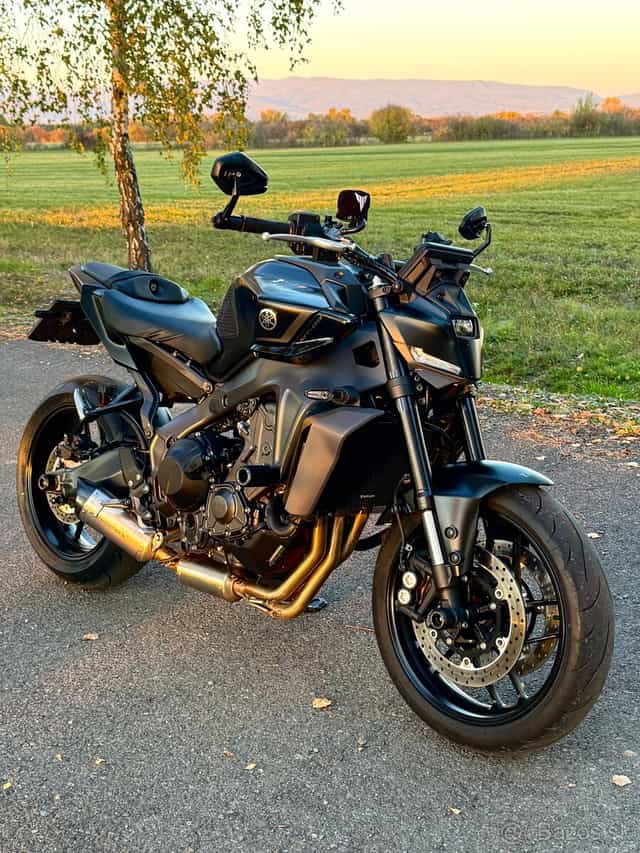REZERVOVANÁ YAMAHA MT09 4.GEN, prvý majiteľ, 7900km