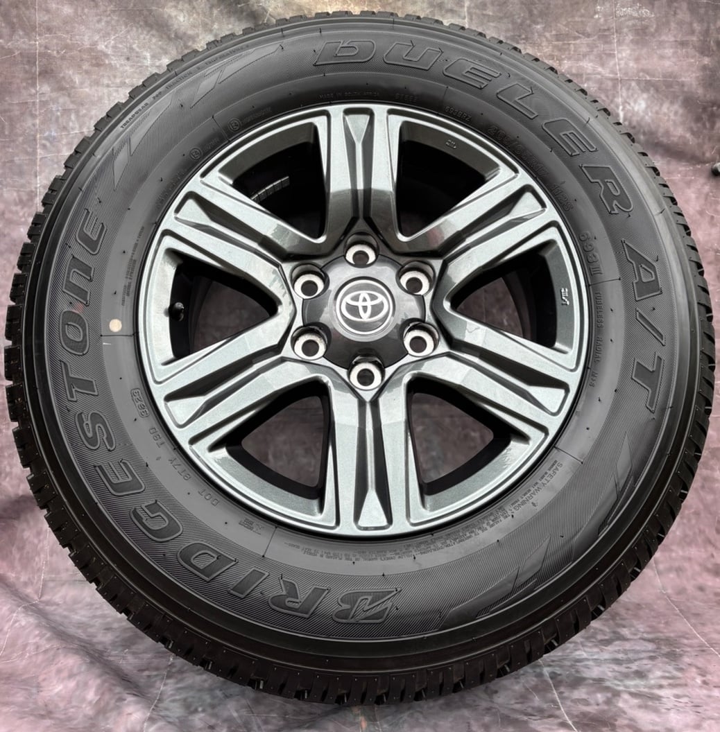 Zánovní alu Toyota Hilux 265/65R17 112S 99% VZORKU