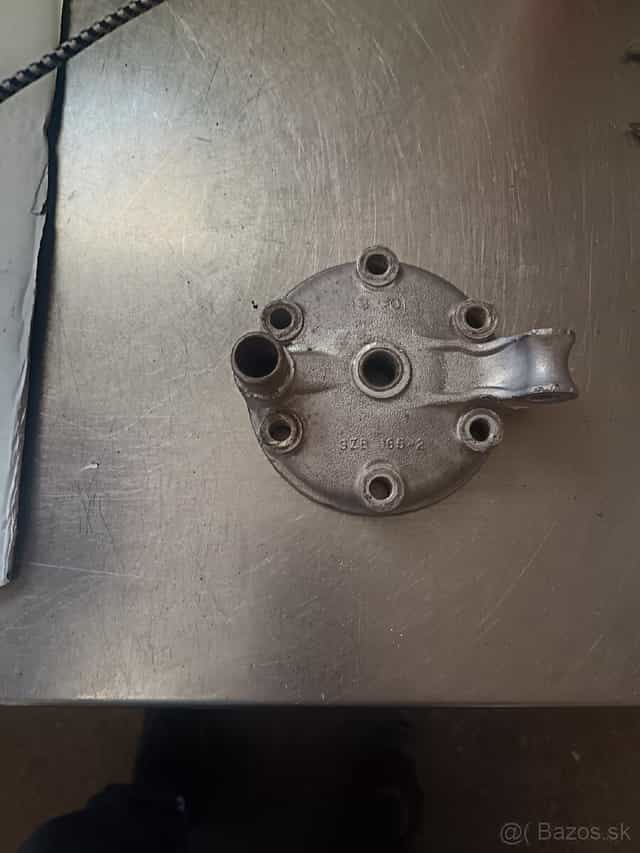 Predám hlavu valca suzuki rm 250 2001