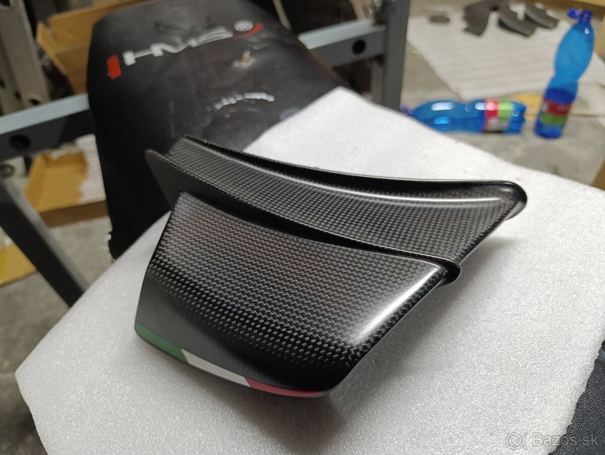 Panigale v4 SP karbonové křídlo