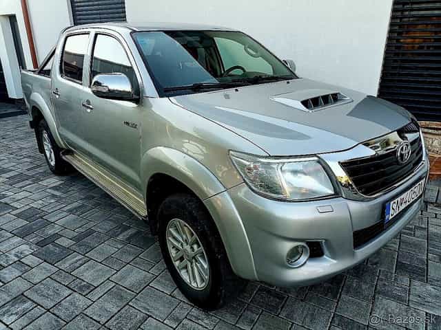 TOYOTA HILUX 2.5DI-D - PREDAJ AJ NA SPLÁTKY