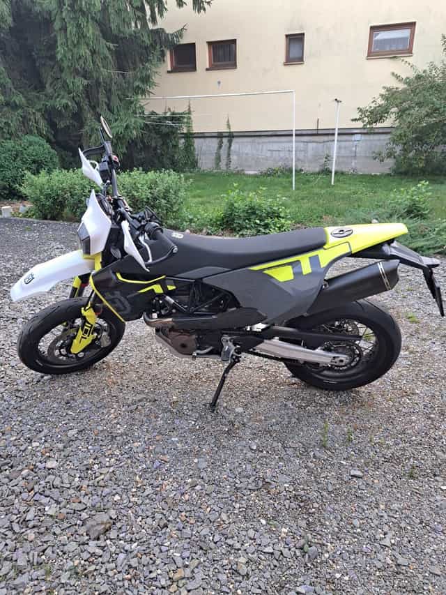 Predám husqvarna 701 sm