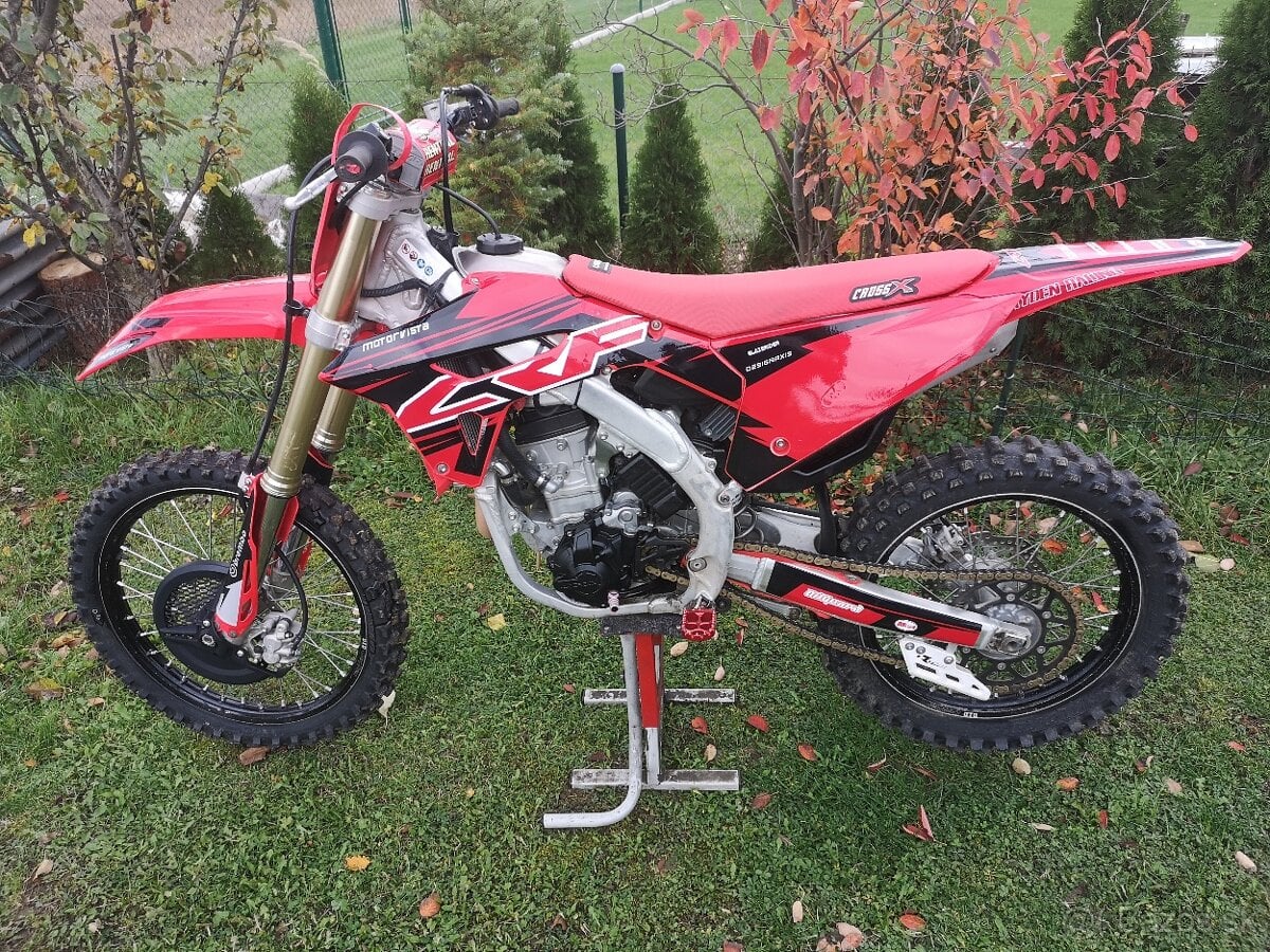 Honda CRF 250R, 2024, se startérem.