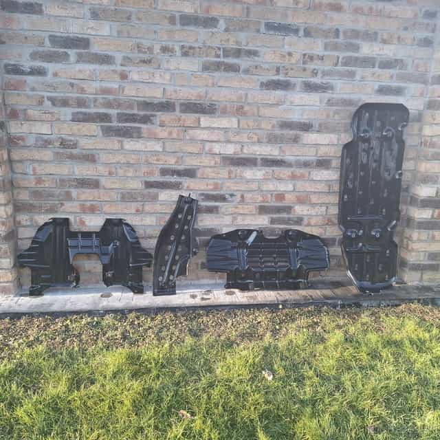 Original kryt podvozku Toyota Hilux 2025