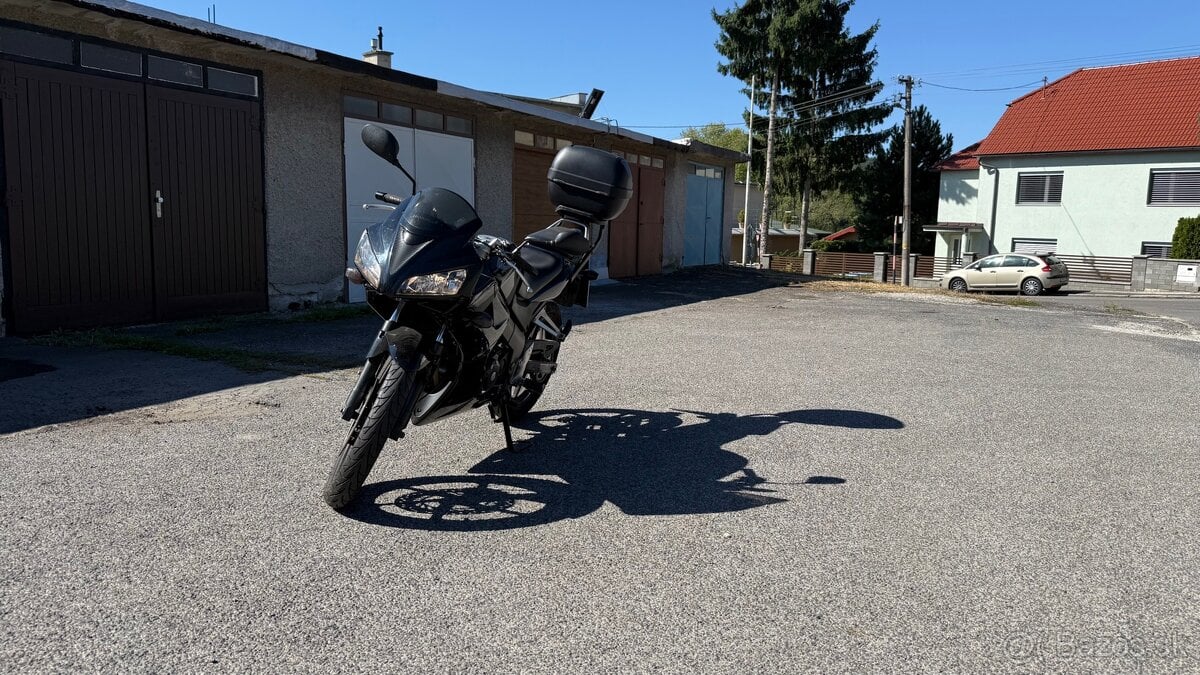 Honda CBR 125 2008 Facelift - vstrek,Nová STK