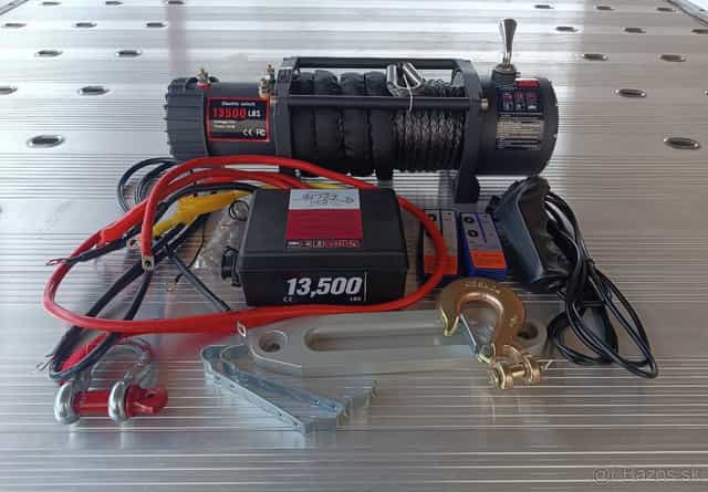 Elektrický naviják 6100kg 12V