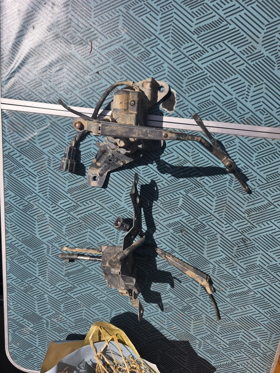 Motorčeky stieračov y61