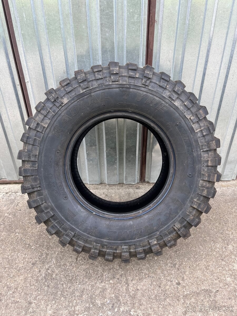 Pneu off road
