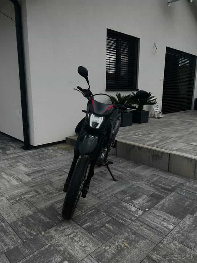 Suzuky DR 125 sm