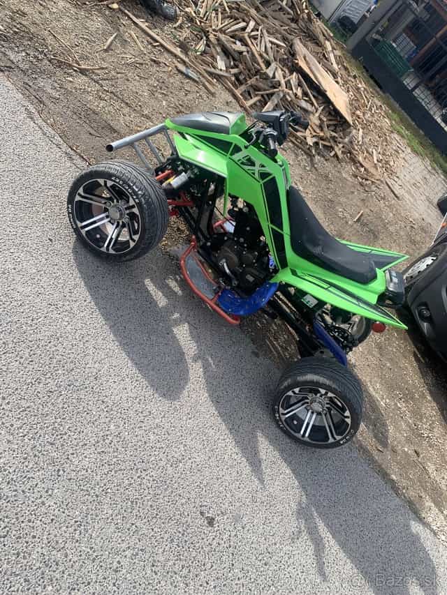 Predám štvorkolku plnú pojazdnu 150ccm 4t plus spiatočka