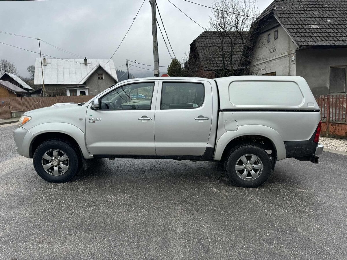 Predám Toyota Hilux 2.5, D-4D
