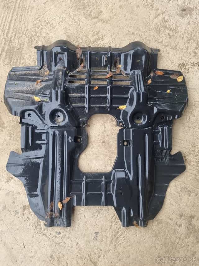 Krycie plechy toyota hilux 2023