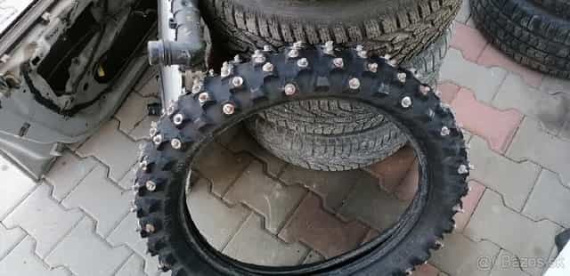 Predám pneu na moto zo srobami
