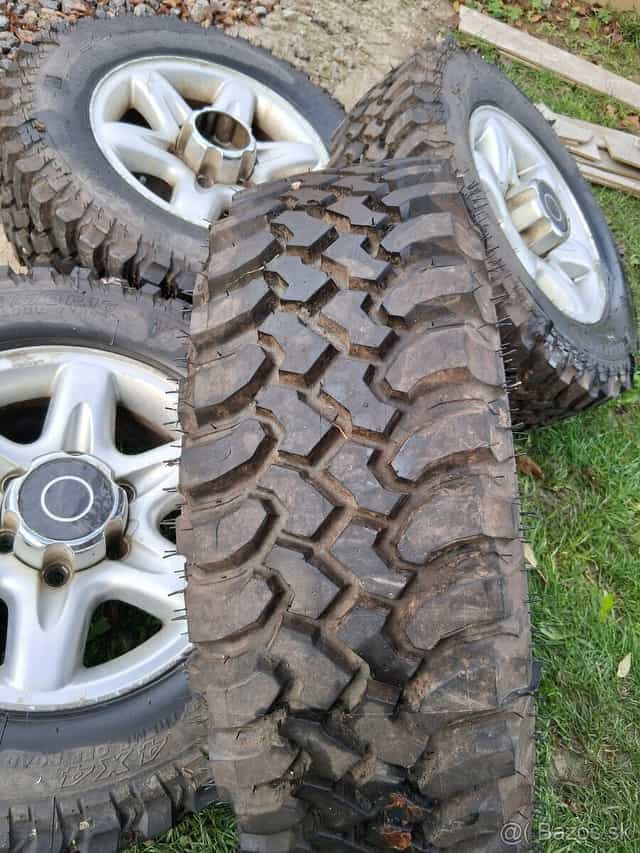 Pneumatiky 235/70 R16 +disky