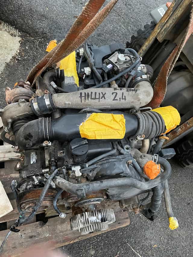 TOYOTA Hilux motor