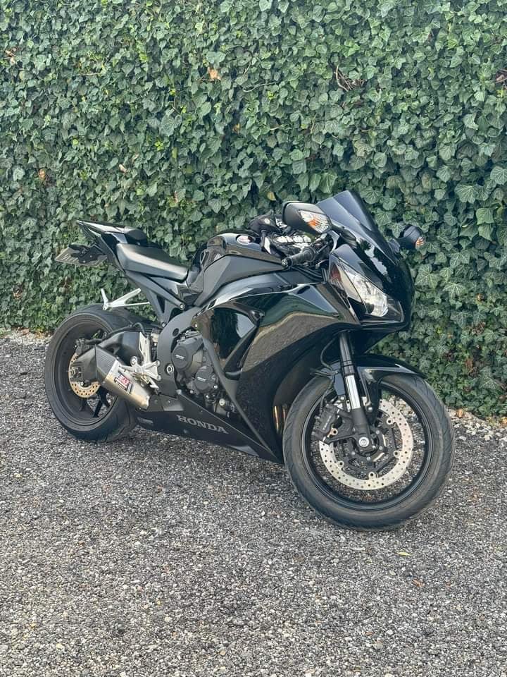 Honda CBR 1000RR sc59 2015 14000km