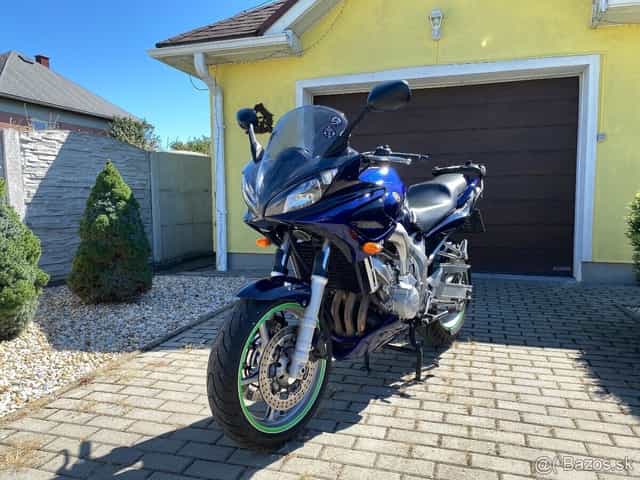 YAMAHA FZ6 FAZER 600 2004