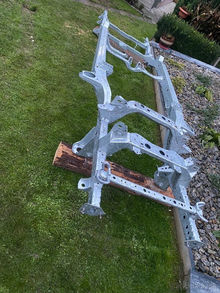 Hilux repasovaný Rám Šasi
