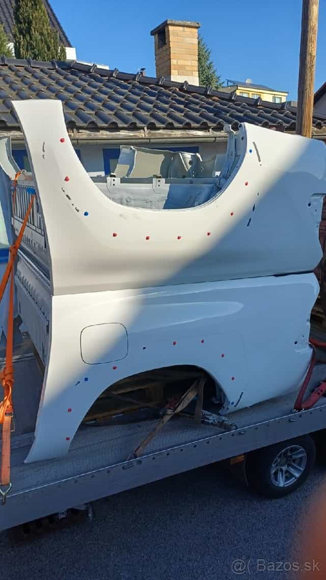Toyota Hilux vanička