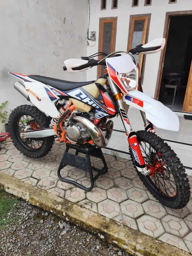 Predám Ktm EXC 300 tpi rok 2019 s tp
