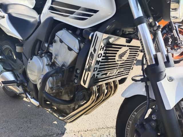 Kryt chladiče cestovné