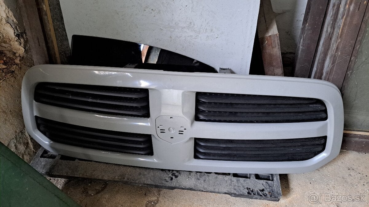 dodge ram predna maska