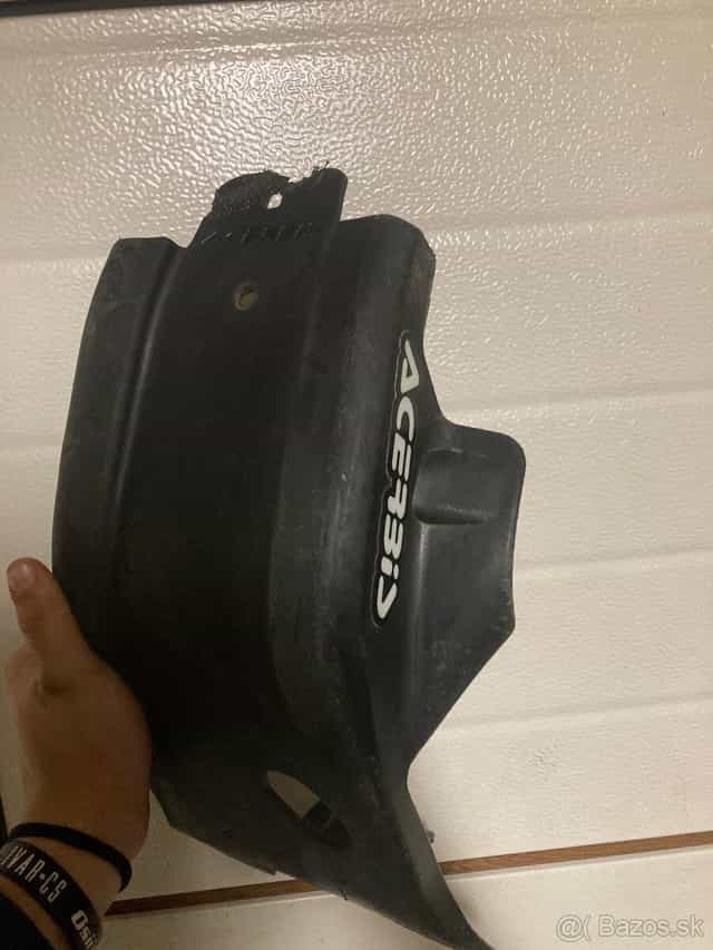 Kryt na motor acerbis