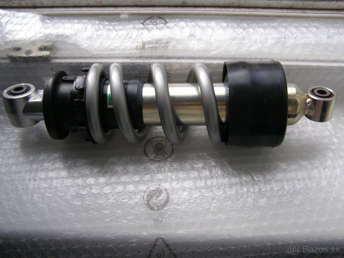 Zadný tlmič Honda CBF600