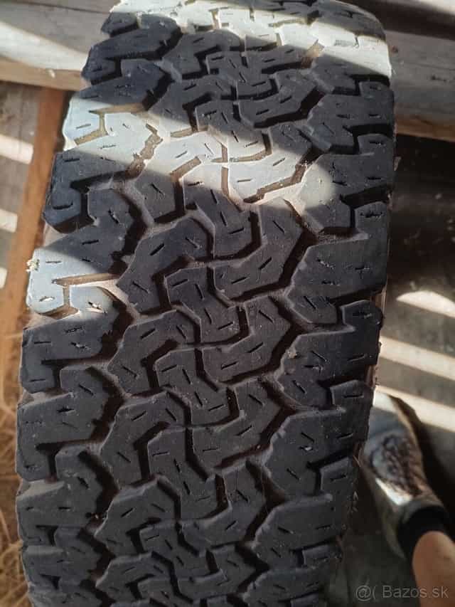 215/65 R16 215 / 65 R 16