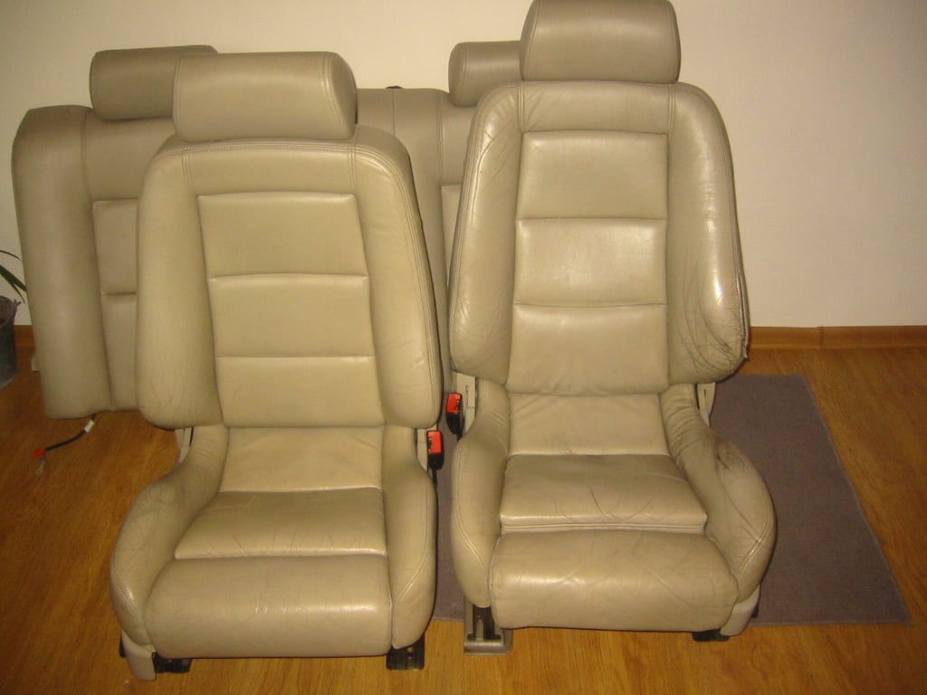 AUDI A8, S8 D2 - sedačky RECARO