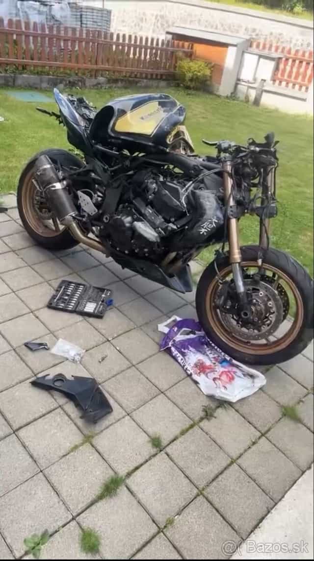 Rozpredam Kawasaki z750 R diely