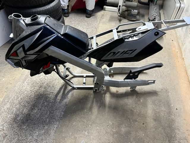 Predám kostru na motorku