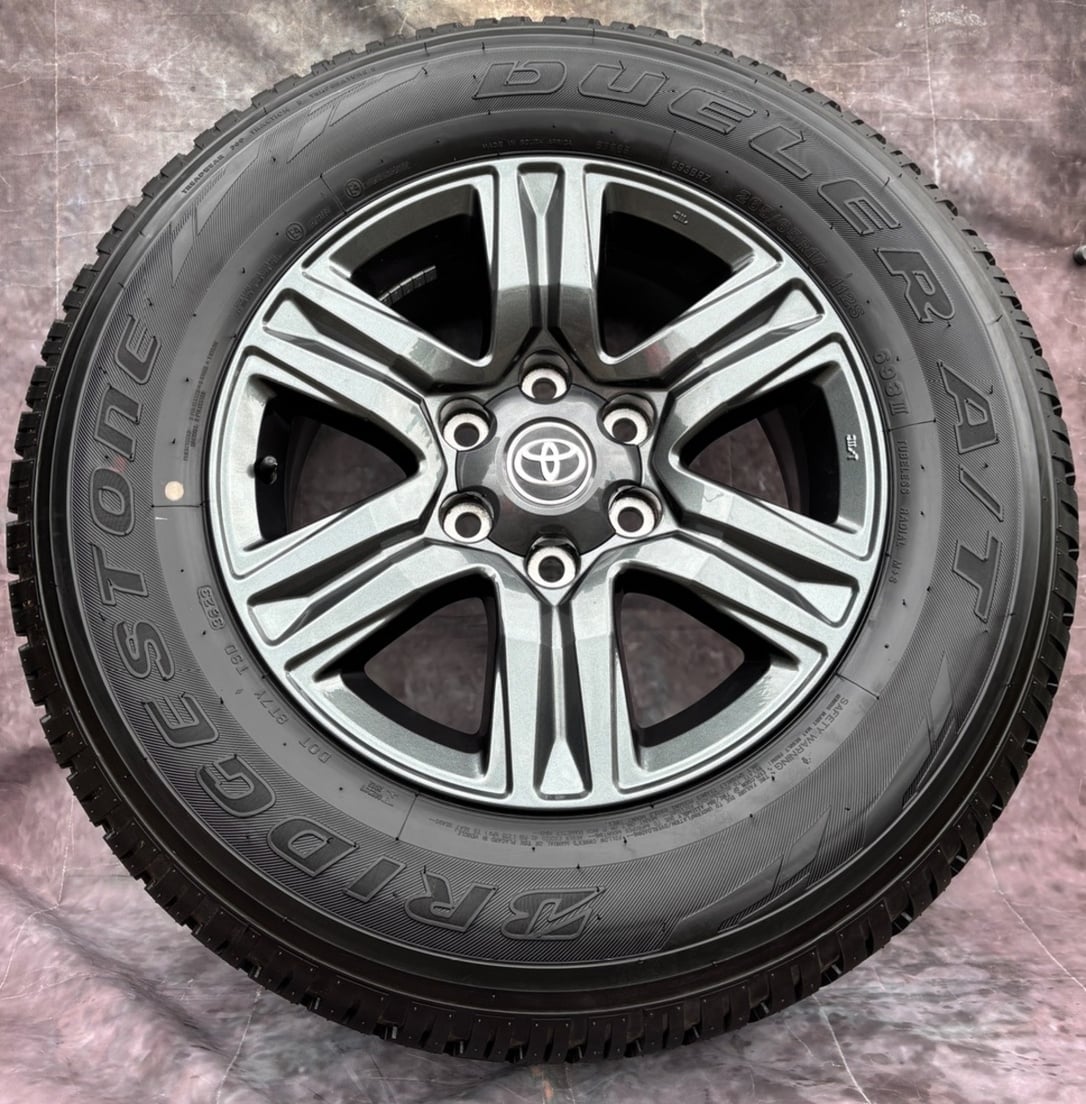 Zánovní alu Toyota Hilux 265/65R17 112S 99% VZORKU