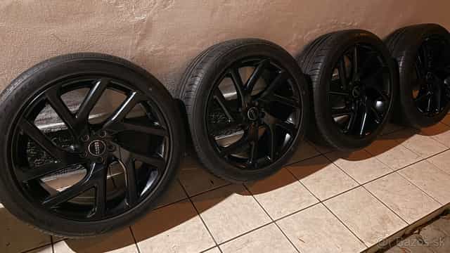 Originál Range Rover 5x108 R20 Alu disky s gum. 245/45