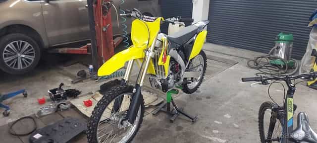 Suzuki RMZ 250