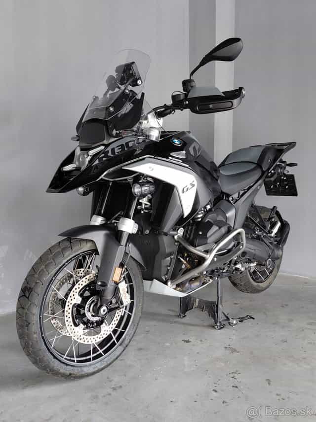 BMW R1300 GS - TRIPLE BLACK - Akrapovič
